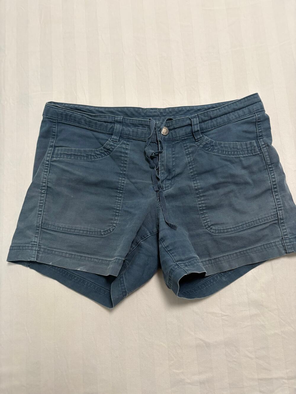 Vintage The North Face Women’s Blue Utility Hiking Shorts – Size 8